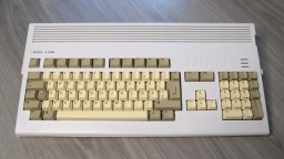 My new Amiga 1200, unboxed. The keys are yellowed, and the Amiga badge is just a cheap sticker.